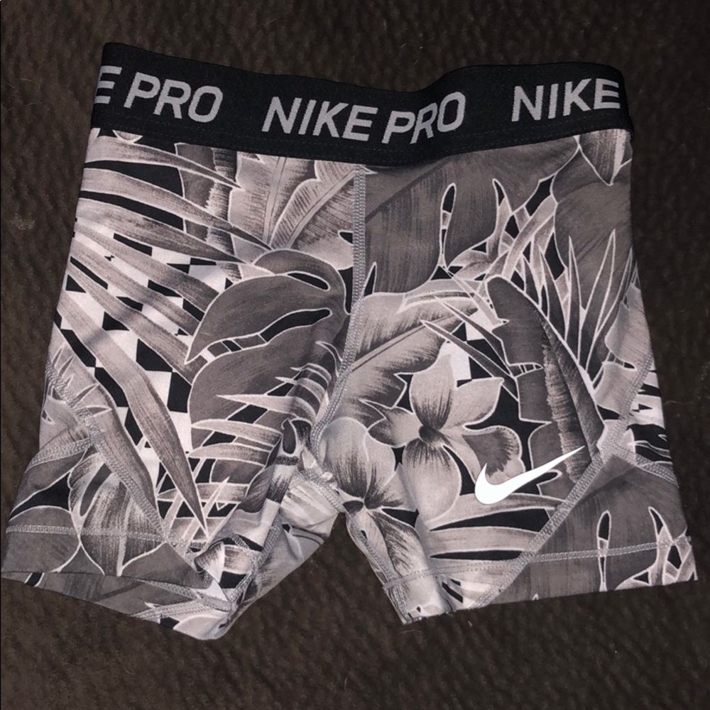 Nike Pro shorts Size S
